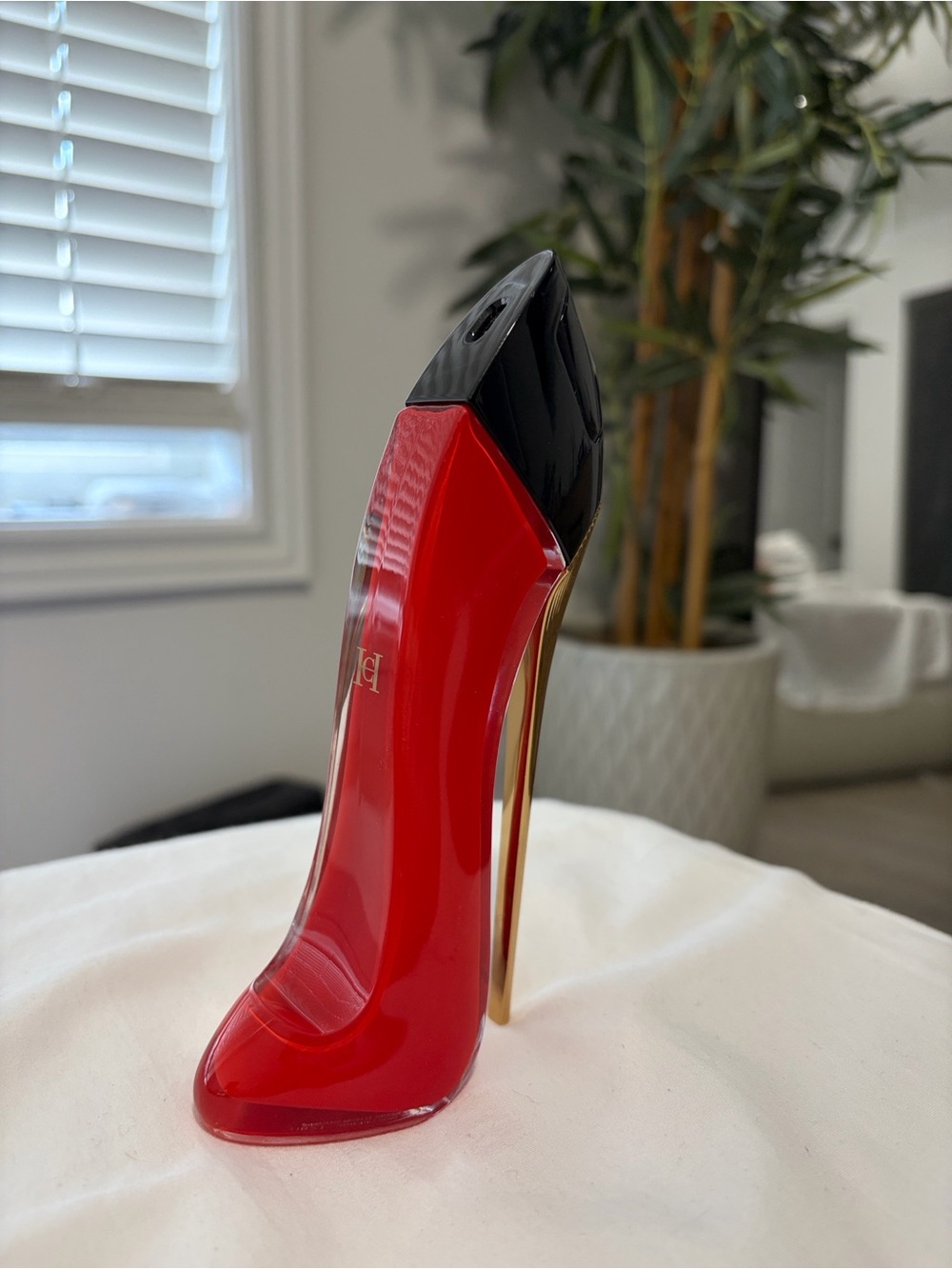 Carolina Herrera Very Good Girl Red Stiletto Bottle Women